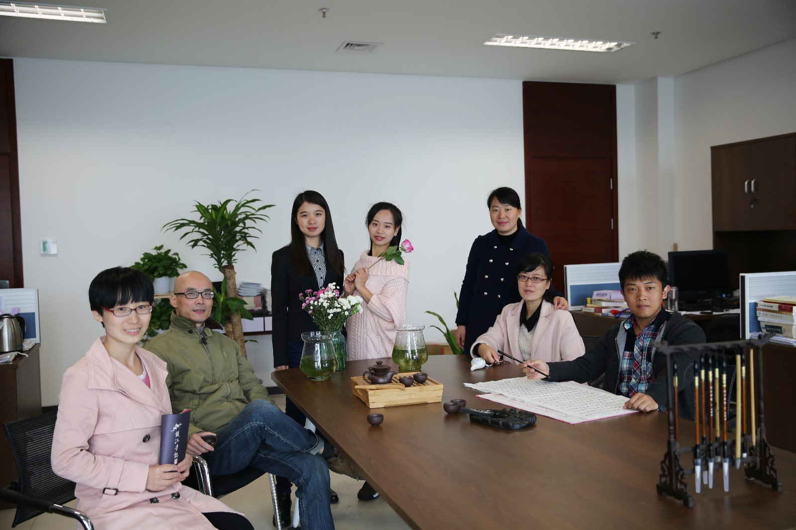 14895424663090973AAD.jpg 语文组集体照.jpg